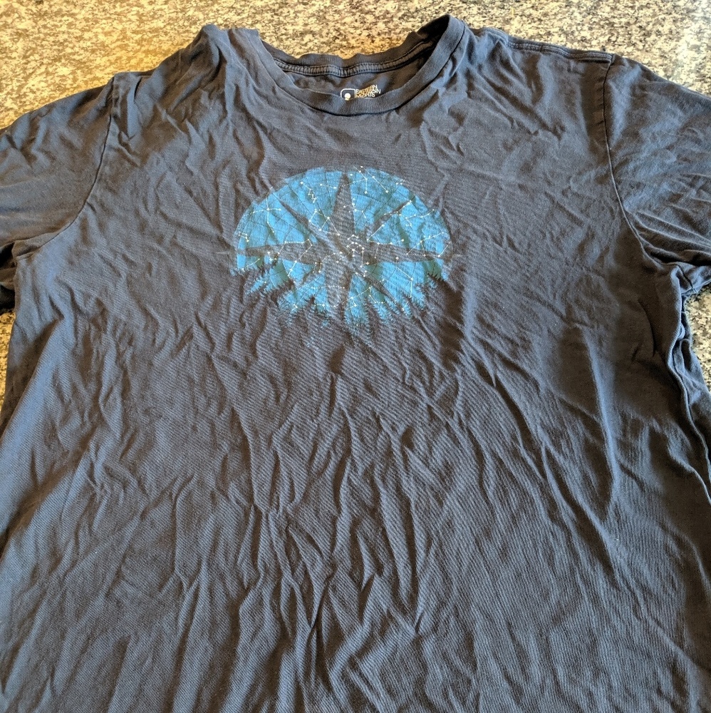 Eastern Mountain Sports T Shirt